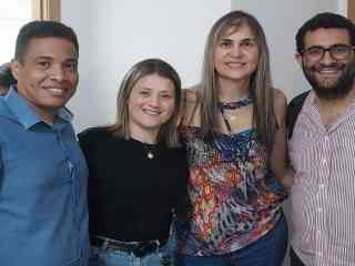 Professor Everton, professora Jerilee, Dra. Mary Brasilio Ude, delegada regional da seccional de Lorena e professor Felipe