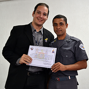 Dr. Gustavo Lemos Guerra, diretor da Seccional Zona Sul, e o tenente do 12º Batalhão da Polícia Militar Paulo Souza