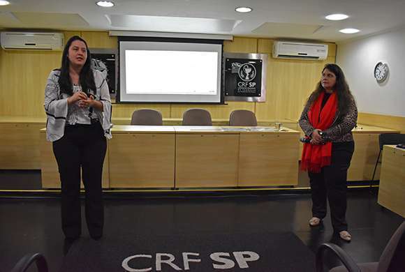 Dra. Danyelle Marini, diretora-tesoureira do CRF-SP e Dra. Priscila Dejuste, conselheira do CRF-SP