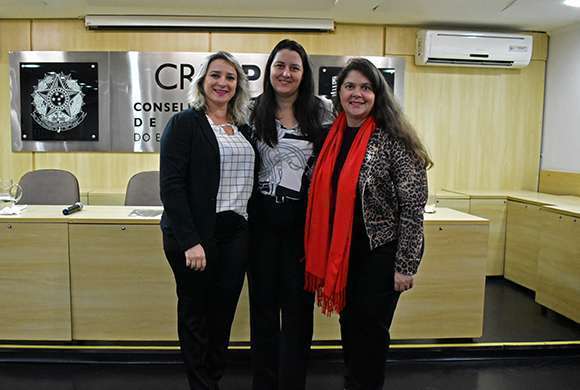 Dra. Luciana Canetto Fernandes, secretária-geral, Dra. Danyelle Marini, diretora-tesoureira do CRF-SP e Dra. Priscila Dejuste, conselheira do CRF-SP