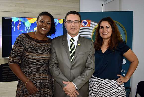 Dra. Claudia Pereira de Araújo, delegada regional da Seccional Zona Norte, Dr. Marcos Machado, presidente do CRF-SP e Dra. Patrícia Liquieri, delegada adjunta