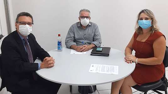 Dr. Marcos Machado, Sr. Vitor Santos e Dra. Luciana Canetto
