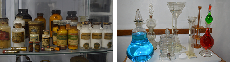 O acervo contém peças que  datam de 1850 a 1950. Acima, à direita, os frascos azul e vermelho indicavam se havia epidemia na região em que a farmácia estava localizada 