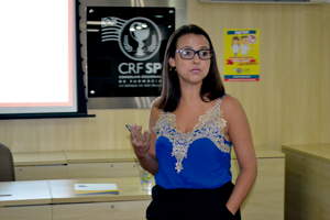Dra. Nathália Ponte falou da atuação do farmacêutico clínico no programa de cuidados aos pacientes com AVCI